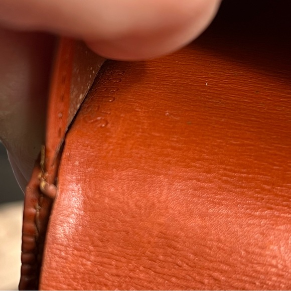 Authentic Louis Vuitton Men’s Burnt Orange Epi Leather Trifold Wallet - Picture 15 of 16